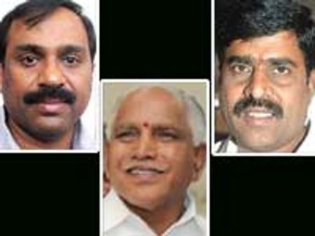 K'taka crisis ends; BSY, rebels patch up