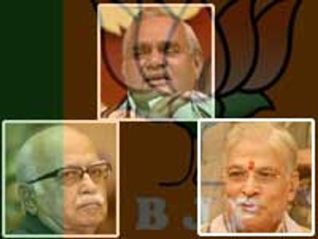 Vajpayee, Advani pseudo-moderates: Liberhan report