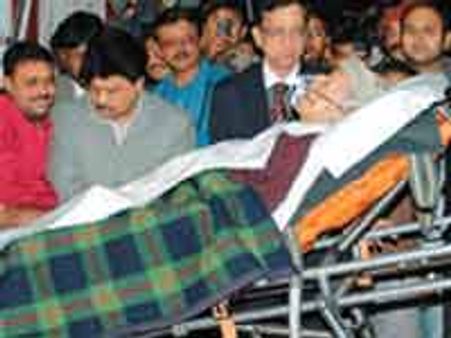 Jyoti Basu stable, still on ventilator support