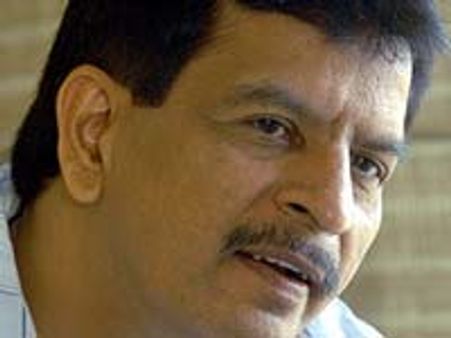 Mumbai police encounter specialist held