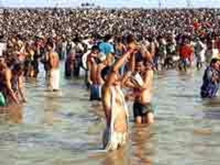 Kumbh Mela: Hindu pilgrims throng Haridwar
