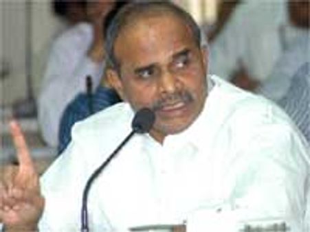 Pilot error led to YSR chopper crash: Probe report