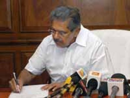 V Ravi injured in Liberia, Nigeria visit cancelled