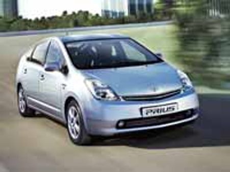 Toyota may initiate Prius recall in Japan on Feb 9