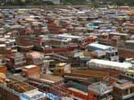 Truckers threaten indefinite strike from Apr 5