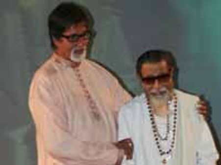 Amitabh isn't a terrorist or dacoit: Bal Thackeray