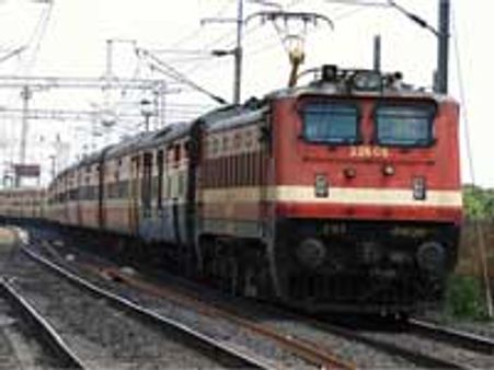 Railways to install anti-collision devices