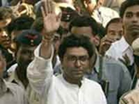 Malaria: MNS set to clean Mumbai; oil spill next?