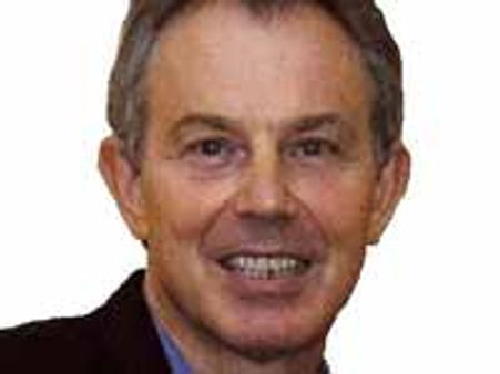 Dublin: Blair greeted with shoes and eggs