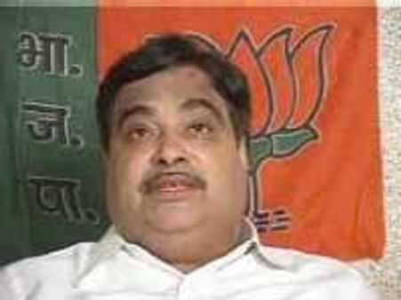 Gadkari criticises Centre for not naming Swiss account holders