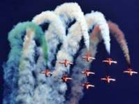 Aviation world throngs to Bangalore