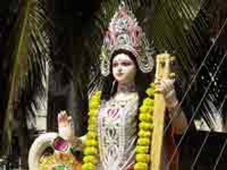 India welcomes Spring with Saraswati Puja