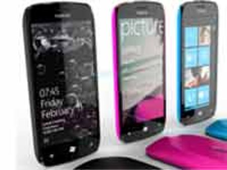 Here are the images of Nokia WP7 smartphones!