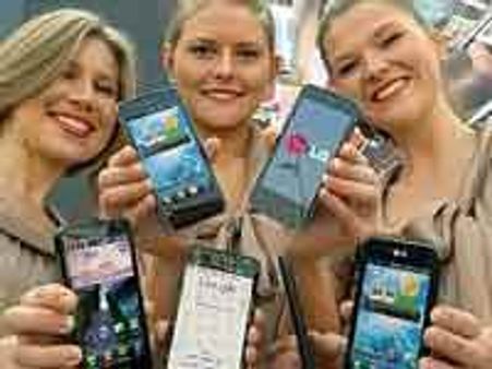 MWC: LG unveils Optimus 3D - Specs & Review