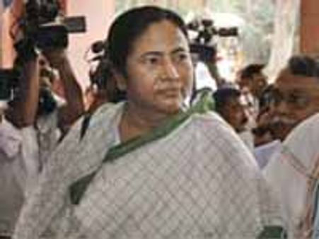 Railway budget 2011 irks Mamata