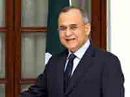 Pak Foreign Sect spits fire over US operation; warns Ind too