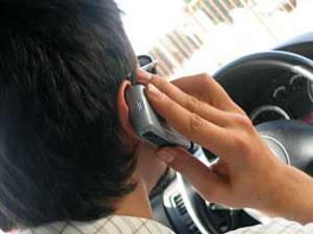 Mobile phones may cause brain tumour: WHO