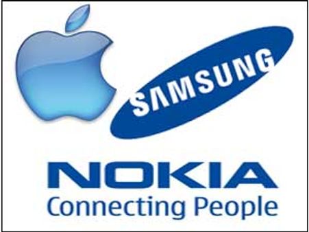 Apple, Samsung kick Nokia down in smartphone market