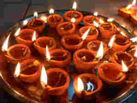 Light an online Diwali diya at your loved ones home 