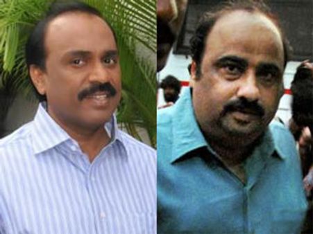 Mining scam: Reddys to stay in jail, custody extended