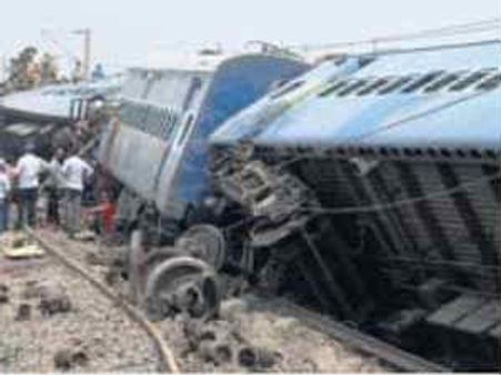 Train accidents: Rail minister asks for CMs' help