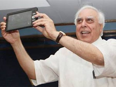 Upgraded Aakash tablet to be available at same price: Sibal