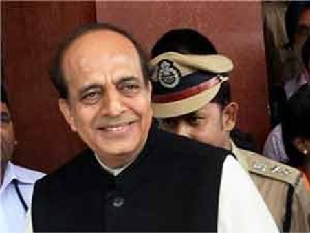 Dinesh Trivedi hangs on; on track till budget session