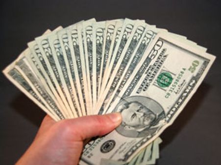 Oil higher on bargain hunting, weak dollar