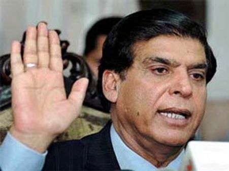 Zardari case: Pak SC extends by 2 weeks deadline for PM Ashraf