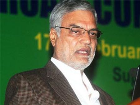 20 km a day road-building target not possible for now: Joshi