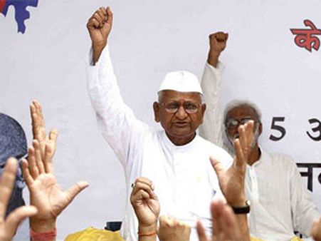 Hazare threatens fast-unto-death from today on Lokpal issue