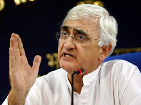 Anna Hazare broke promise by fasting: Salman Khurshid