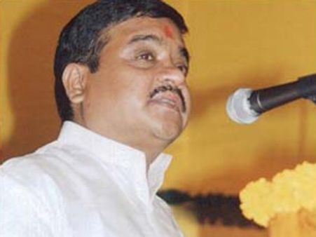 Mumbai violence: Pichad comes out in support of RR Patil