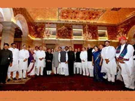 Crack in UPA:Cabinet reshuffle leaves Sibal and Reddy fuming