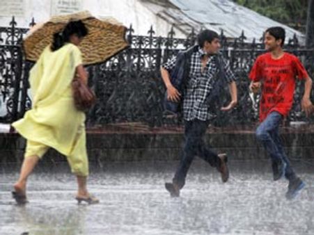 How well prepared are TN and AP to face cyclone Nilam?
