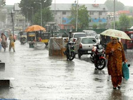 Cyclonic rains continue to lash Andhra Pradesh