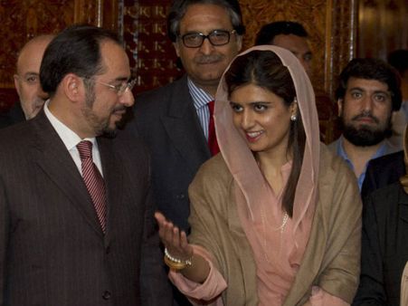 3 quick jolts: Does Pak glamour minister have any clue?