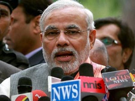 Narendra Modi slams Chidu's budget, finds ally in Kejriwal