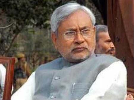 RJD mocks Nitish for praising PC on 'special status'