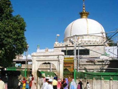 Won't assist Pak PM during prayers: Ajmer shrine's diwan