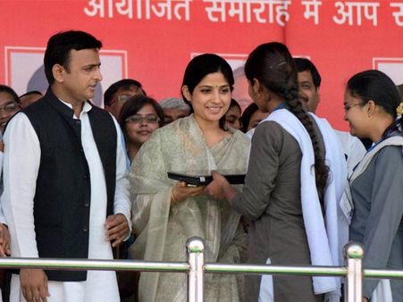 Free Laptop: Akhilesh woos students amid Raja Bhaiya fiasco