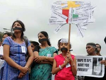 Divided cabinet jeered by activists and twitterati