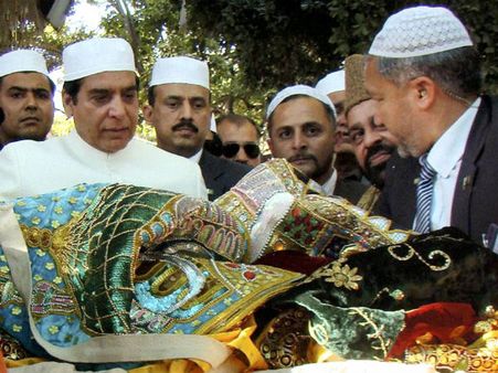 Sena felicitates dargah diwan for boycotting Pak PM