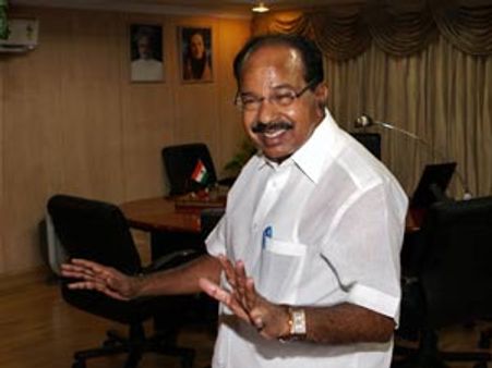 Veerappa Moily denies favouring 'any corporate'