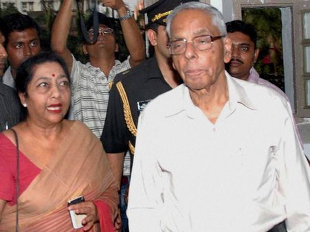 It's a fashion today to blame others, says WB Guv at PU