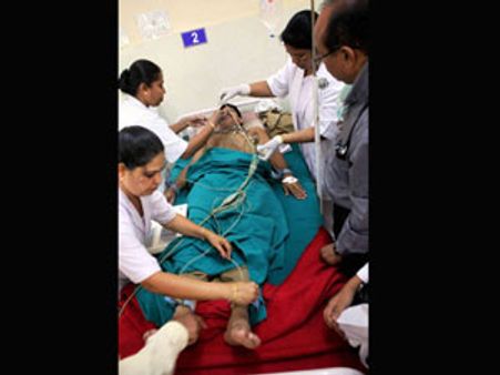 ‘Brave’ Bangalore blast victim in critical condition: Docs
