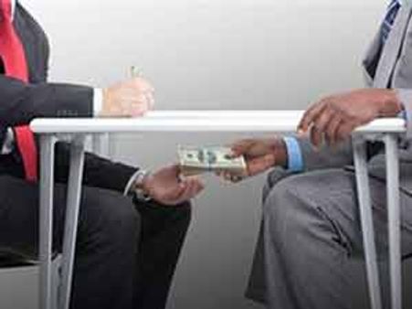 Fraud: CEO and bank official over $1.5 mn bribe in Russia