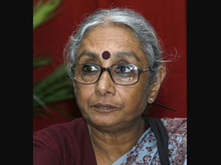 Blow to Sonia as activist Aruna Roy stays out of NAC