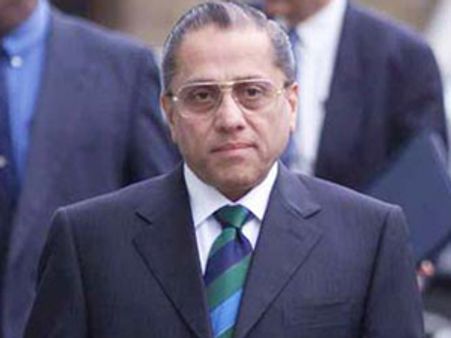 Srinivasan steps aside; Dalmiya interim BCCI president