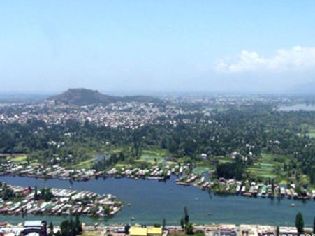 Srinagar's hot spell to continue